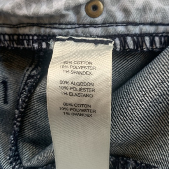 Chicos Platinum Ultimate Fit Dark Rinse Ankle‎ Stretch Size 1 (M/8) - Picture 6 of 8